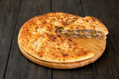 Осетинский пирог с мясом «Фыдджын» острый (с перцем Халапеньо)